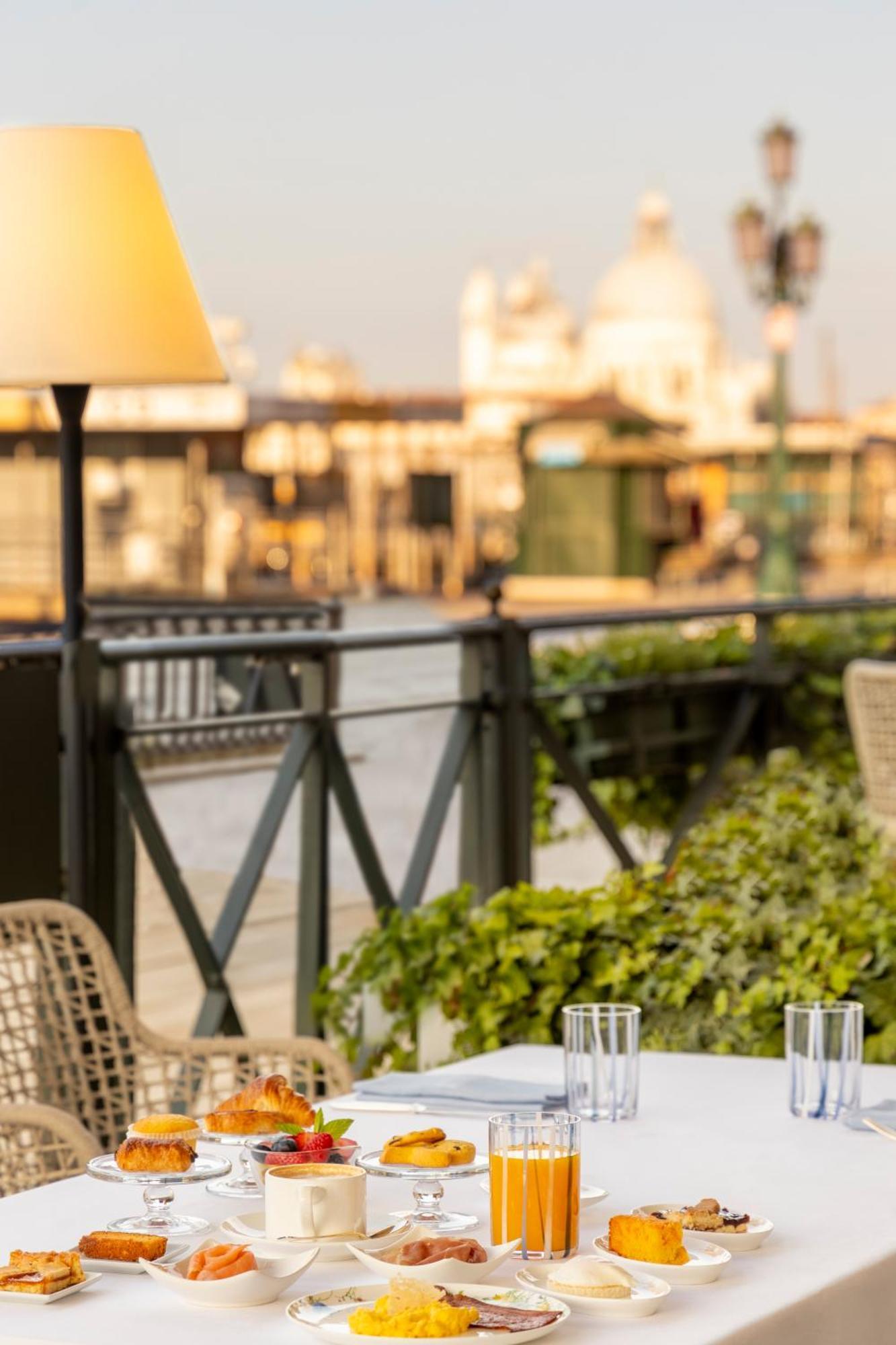 Londra Palace Venezia المظهر الخارجي الصورة